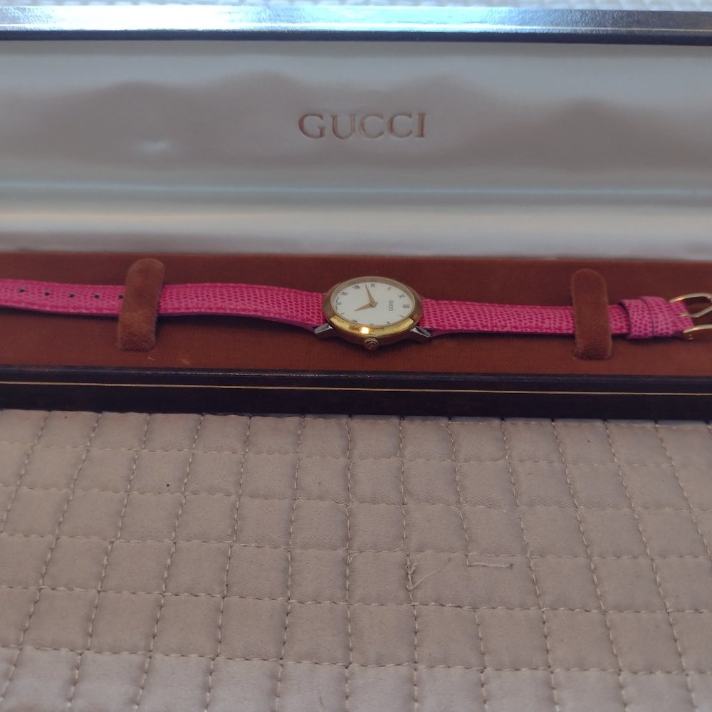 Gucci Ladies Watch, Gold